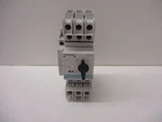 Siemens 3RV1721-1HD10 Starter W/3RV1901-1A Auxiliary Contact. Fixed Price $12.88.