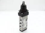 Parker P2LBX592JJ Valve (127225078 - Used). Fixed Price $100.00.