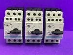 Siemens 3RV1021-1JA15 Circuit Breaker 7-10A W/ 3RV1901-1E Auxcontact Lot Of. Fixed Price $70.00.