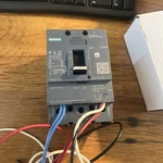 Siemens 3VA4140-4ED34-0AA0 3POLE Bolt On New Out Of Mounted But Never Used. Fixed Price $99.50.