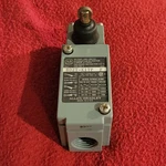 Allen-bradley 802T-K1TP F Oil Tight Rotary Industrial Snap Limit Switch 60A. Fixed Price $65.00.