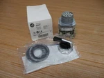 Allen Bradley 800T-J19B Selector Switch 800TJ19B. Fixed Price $157.44.
